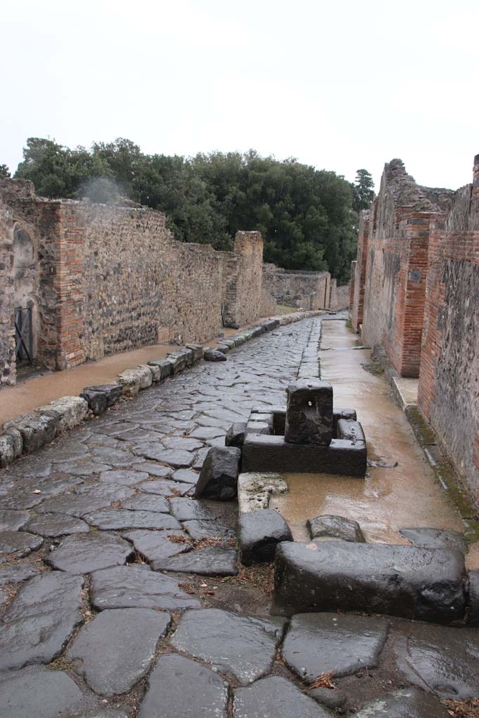 Vicolo Della Regina October Looking East With Rear Of Fountain